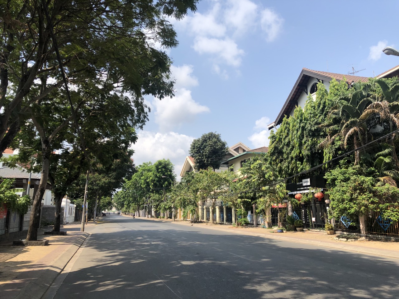 Căn biệt thự có một không hai góc 3 mặt tiền đường Nguyễn Văn Hưởng Q2